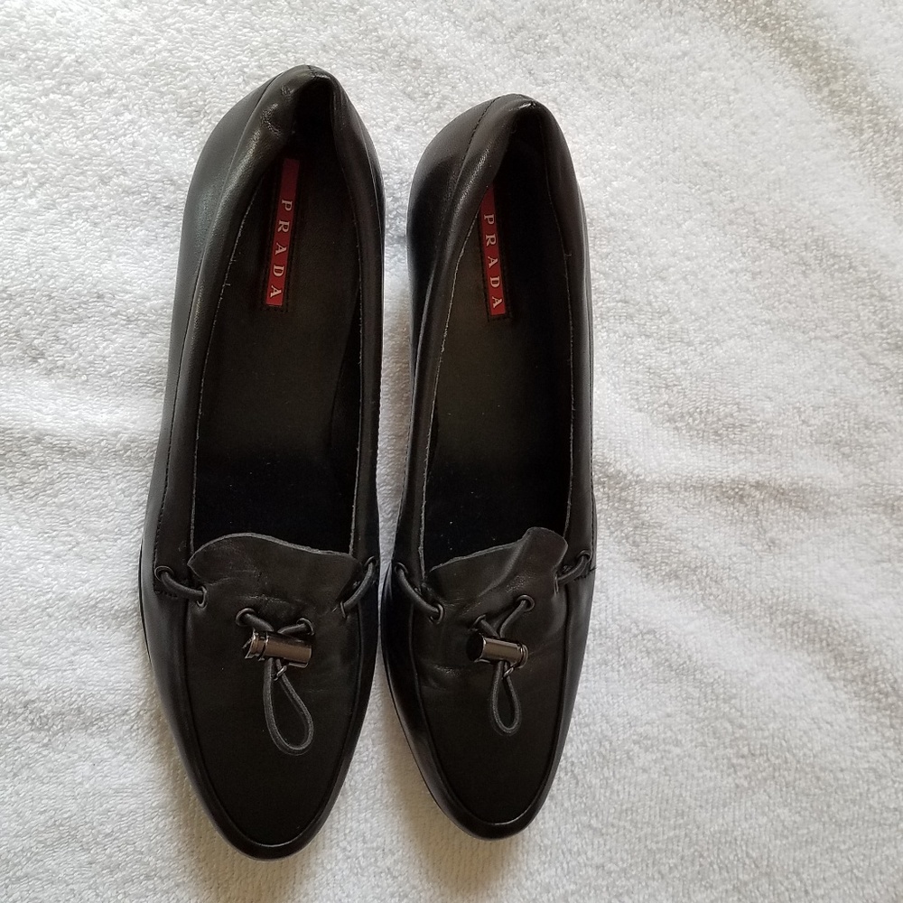Prada Black Pointy Toe Flats with front toggle decoration $395 Original NWT NEW